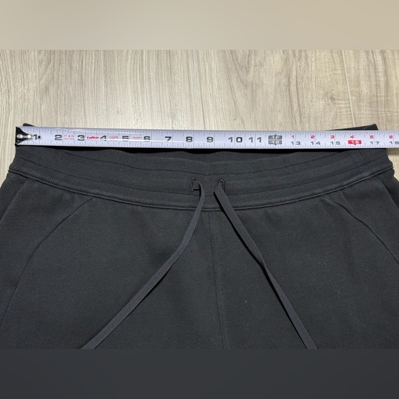 Lululemon Athletica Scuba Cropped Joggers - Picture 5 of 7